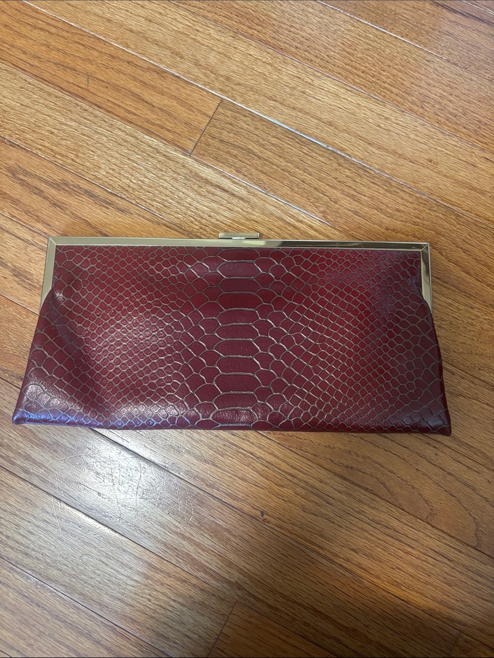 Hobo international clutch